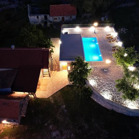 Patakun Villa Lecevica Bagian luar foto