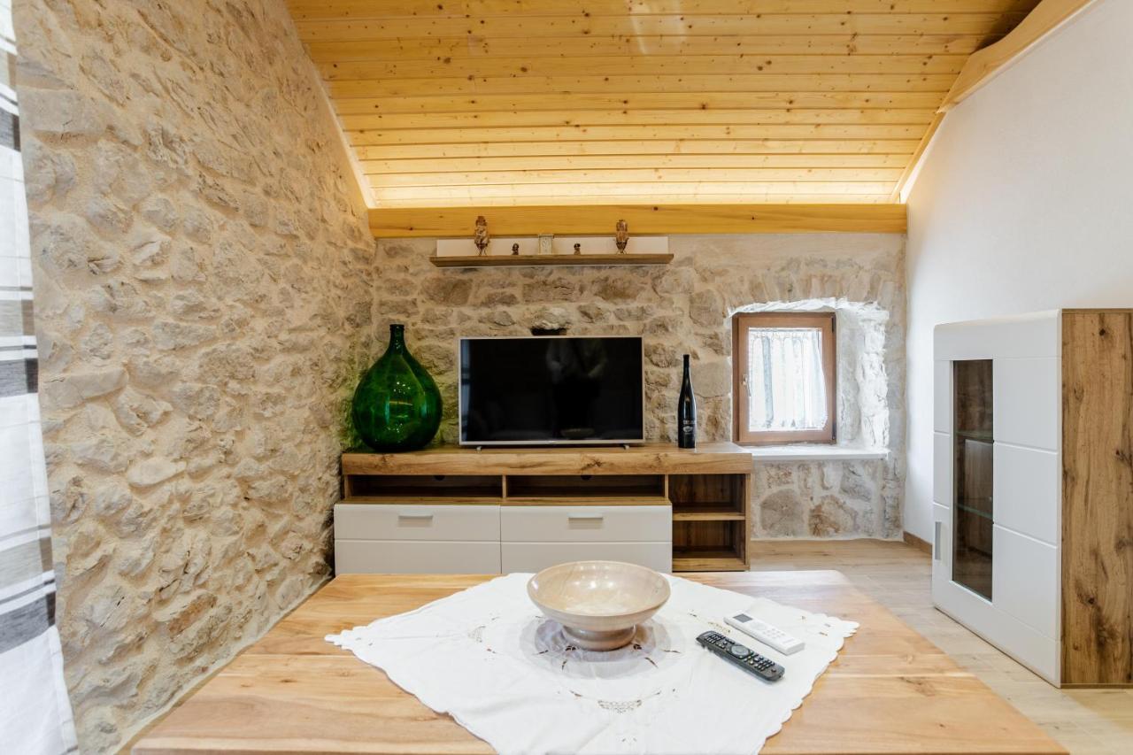 Patakun Villa Lecevica Bagian luar foto