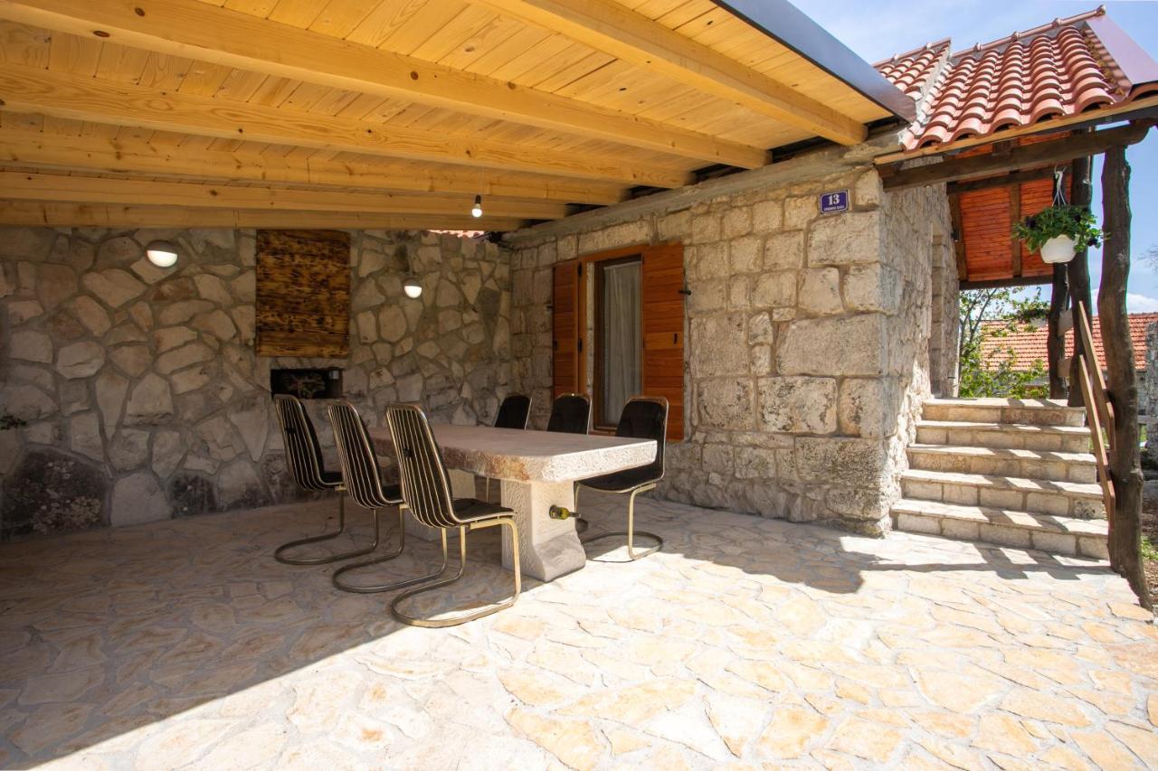 Patakun Villa Lecevica Bagian luar foto