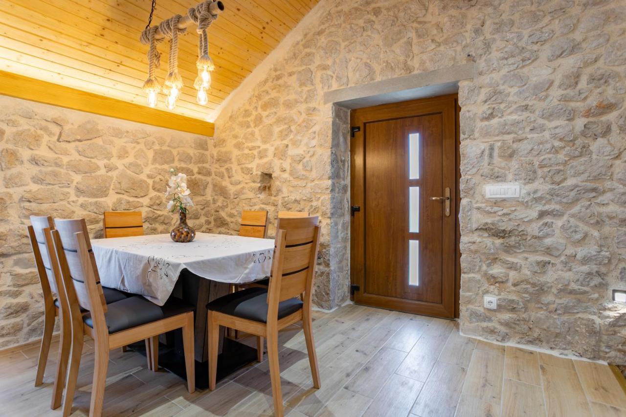 Patakun Villa Lecevica Bagian luar foto