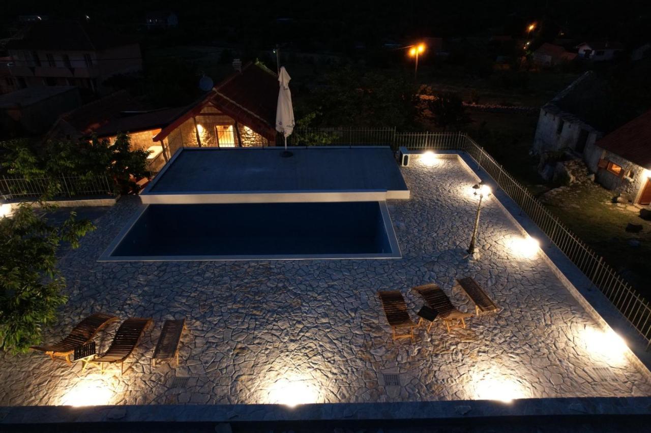 Patakun Villa Lecevica Bagian luar foto