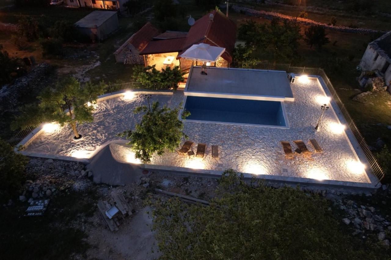 Patakun Villa Lecevica Bagian luar foto