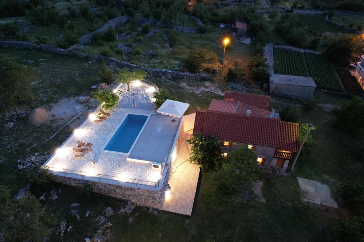 Patakun Villa Lecevica Bagian luar foto