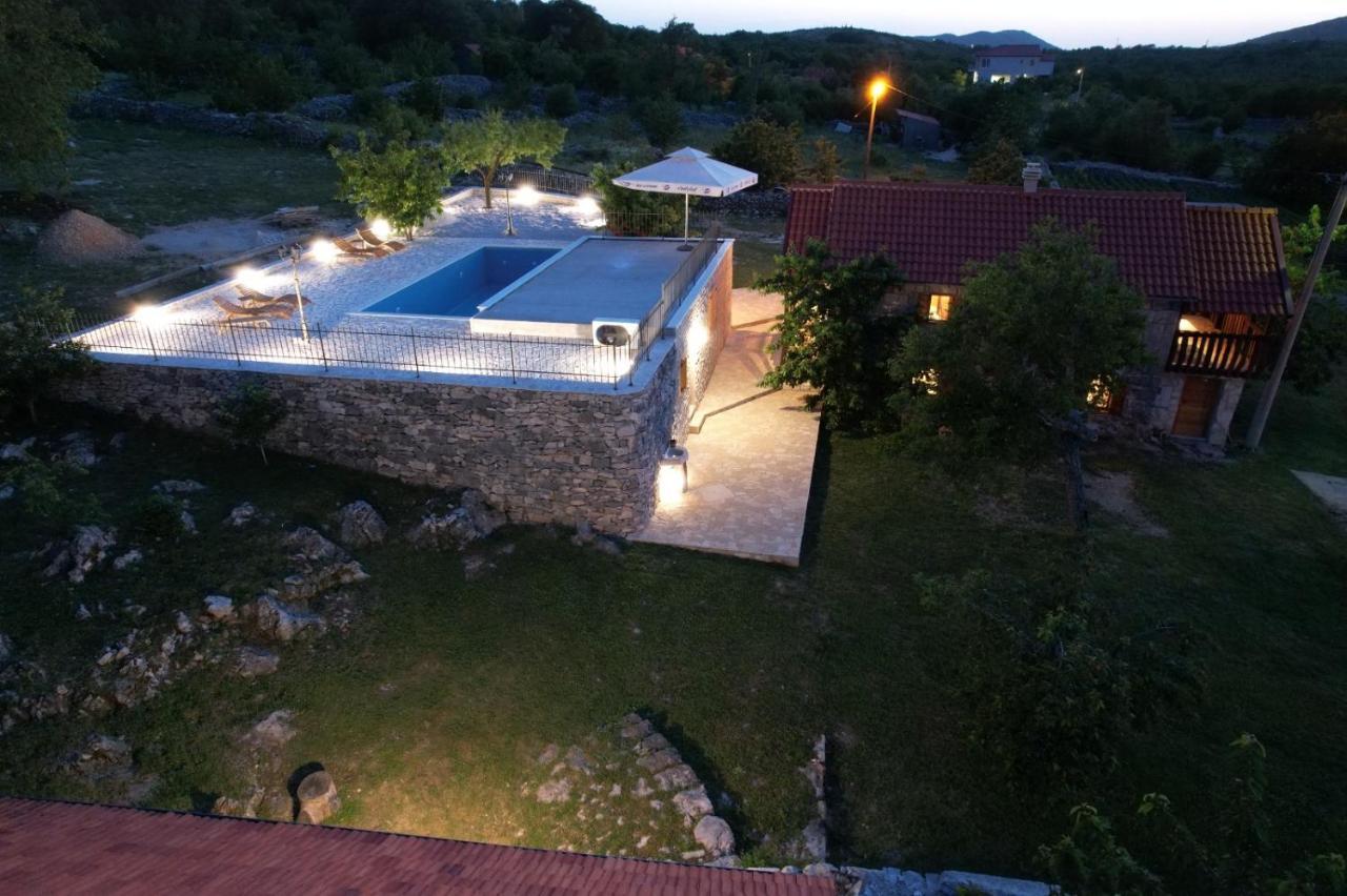 Patakun Villa Lecevica Bagian luar foto