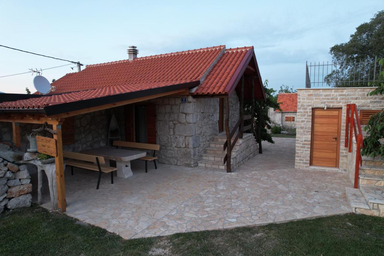 Patakun Villa Lecevica Bagian luar foto