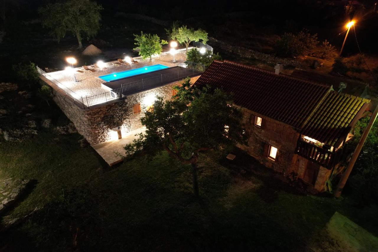 Patakun Villa Lecevica Bagian luar foto