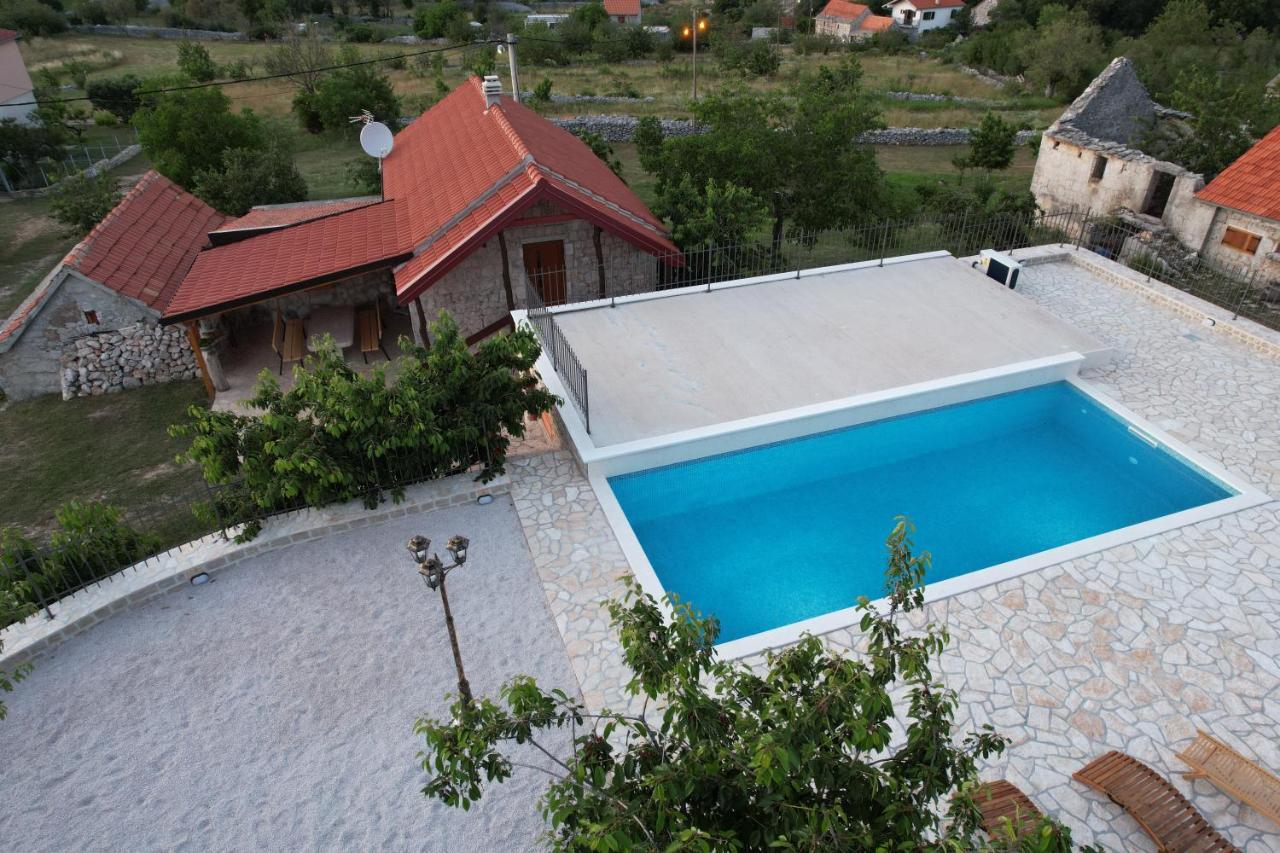 Patakun Villa Lecevica Bagian luar foto