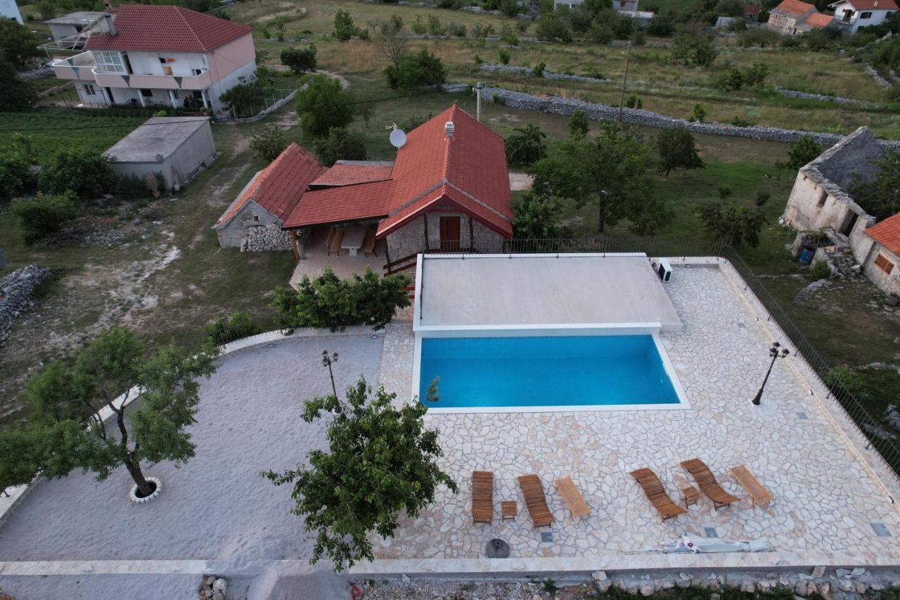 Patakun Villa Lecevica Bagian luar foto
