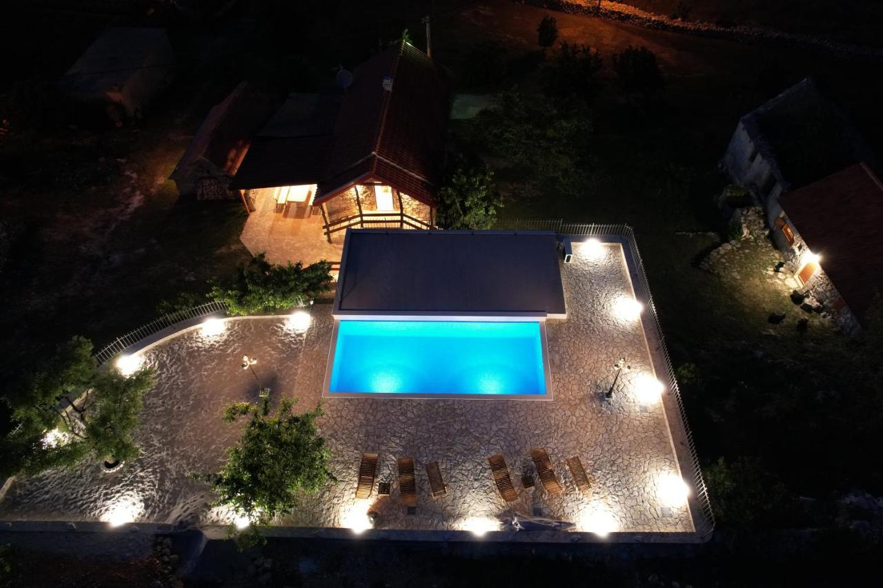 Patakun Villa Lecevica Bagian luar foto