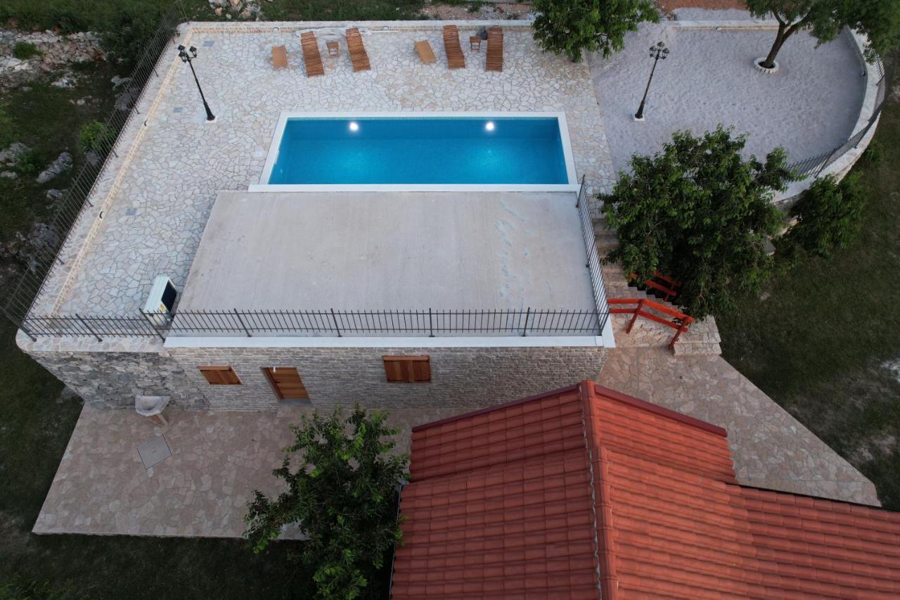 Patakun Villa Lecevica Bagian luar foto