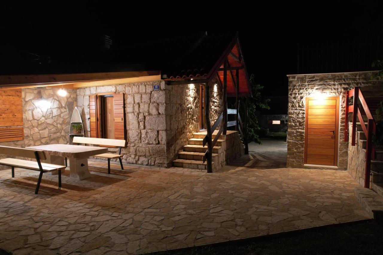 Patakun Villa Lecevica Bagian luar foto