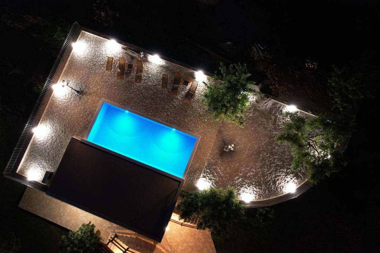 Patakun Villa Lecevica Bagian luar foto