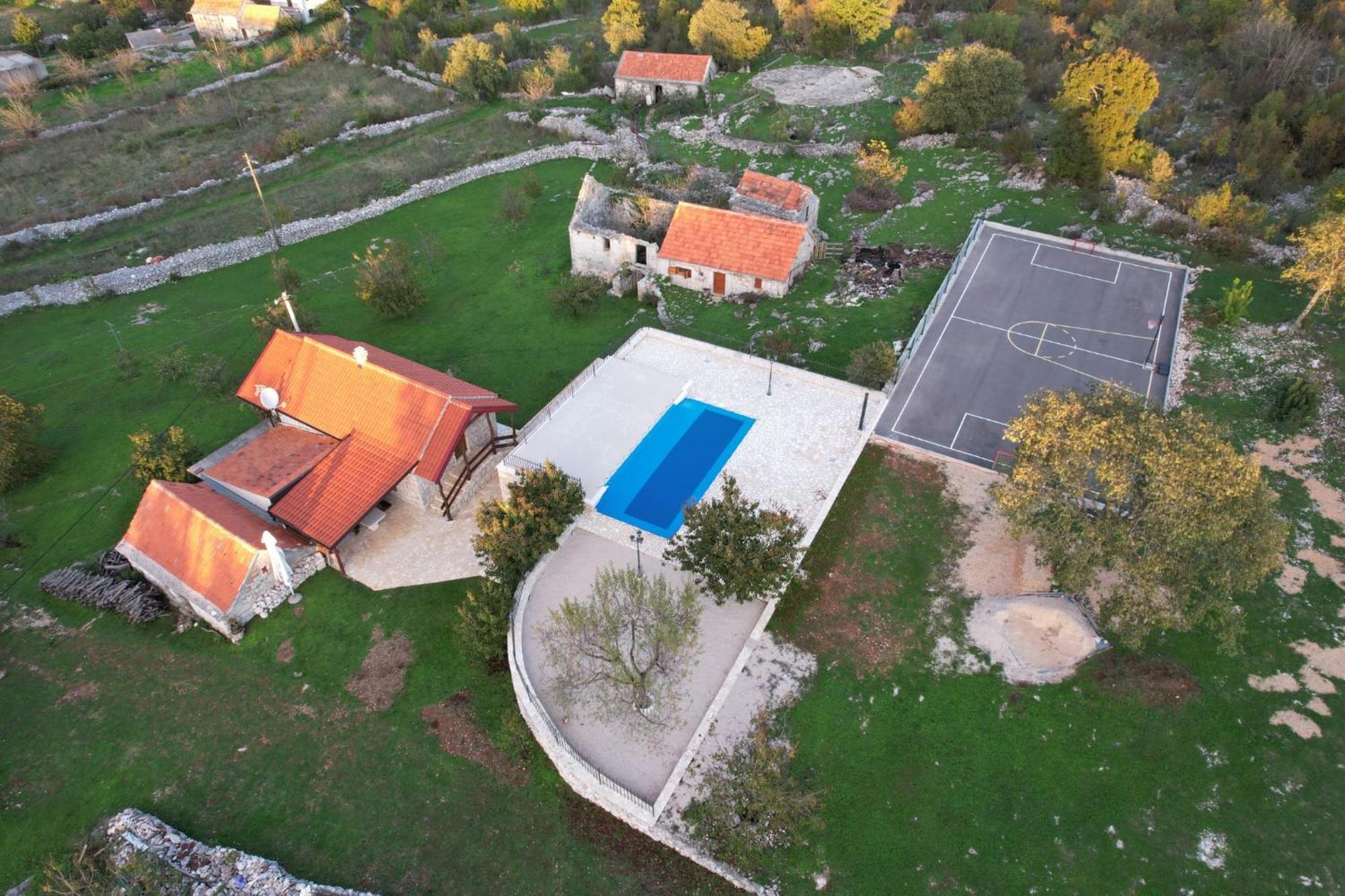 Patakun Villa Lecevica Bagian luar foto