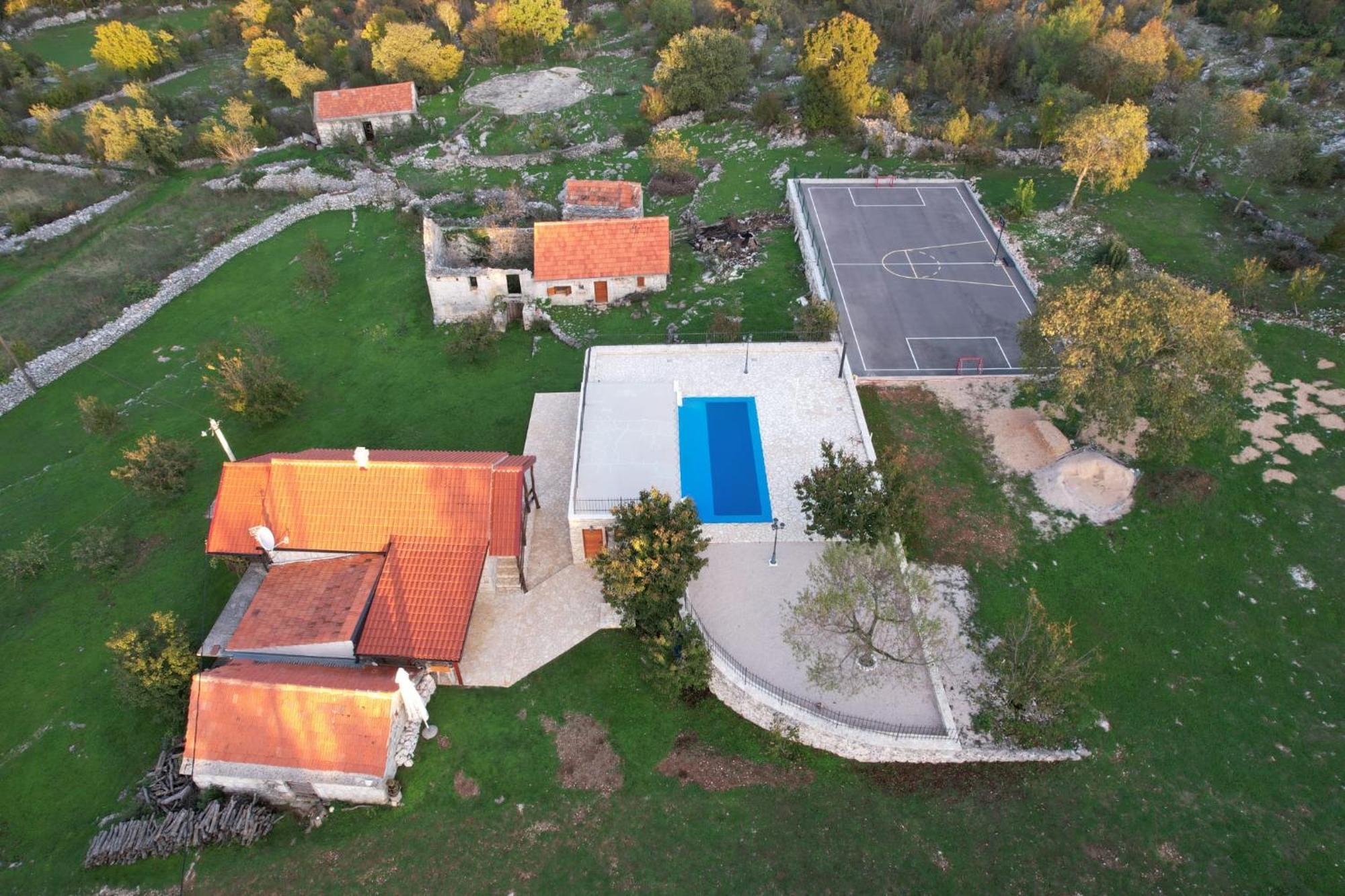 Patakun Villa Lecevica Bagian luar foto